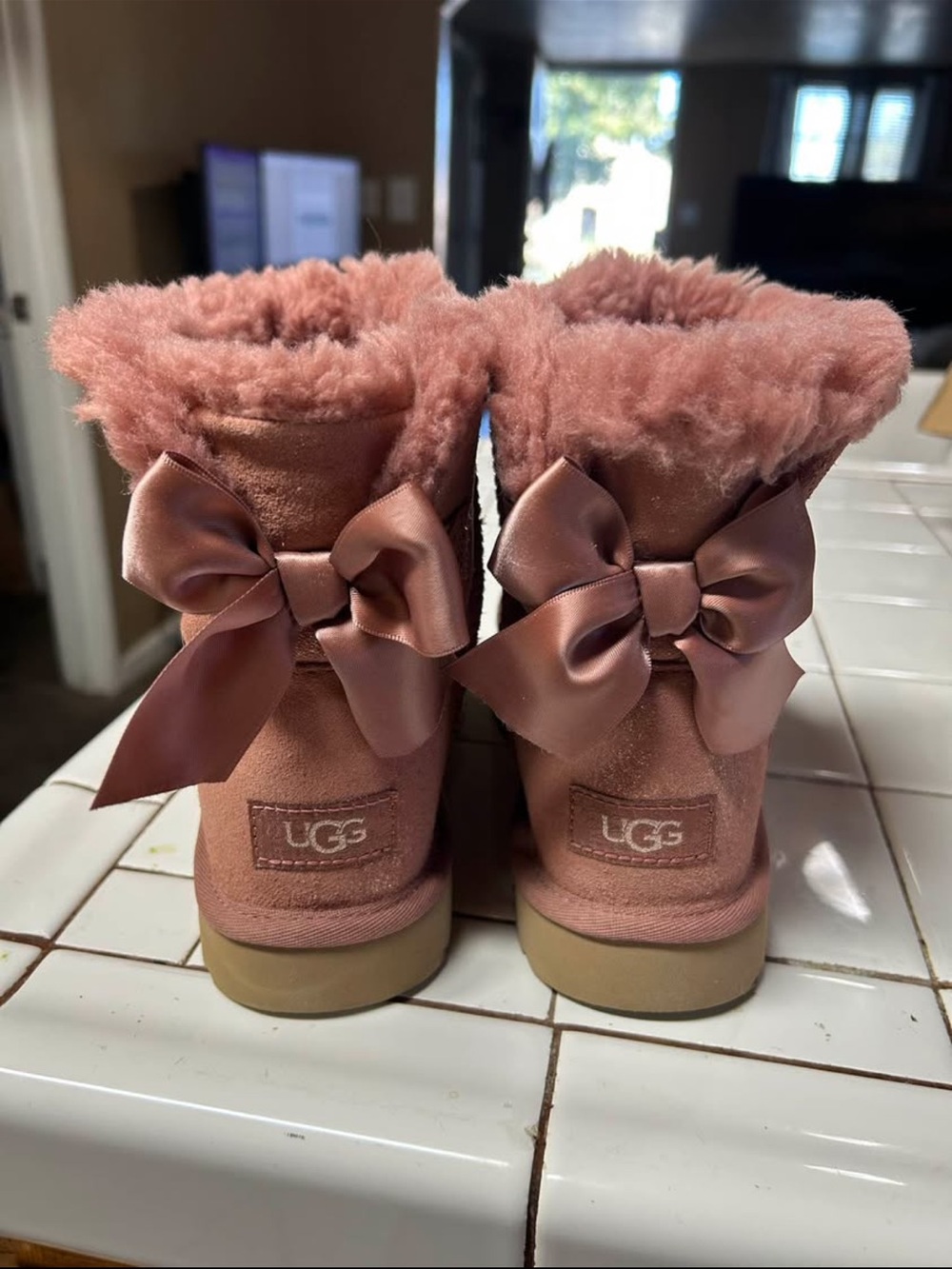 UGG Women's Rose Pink Bow-Back Mini Boots